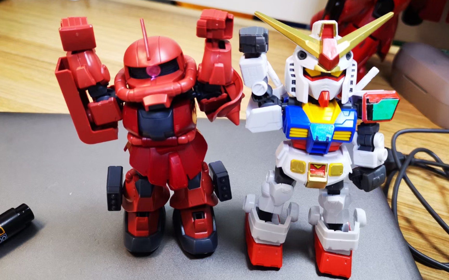 扎古与元祖(飞踢)