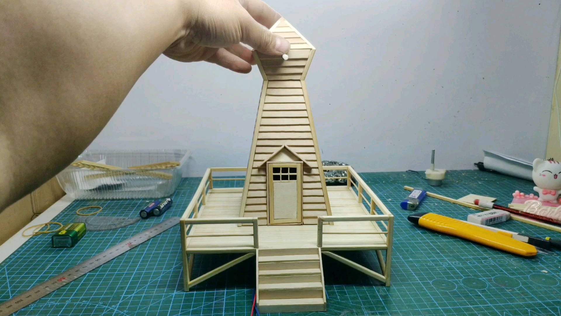 小成本捡100根雪糕棒制作荷兰风车