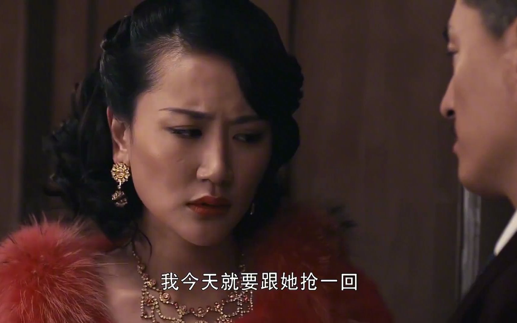 黄金大劫案:辛蔓被黎行长带进卧室,歌女吃醋,搅了辛蔓好事