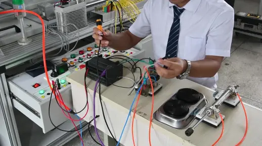 11 PLC与传感器、电磁阀的连接3
