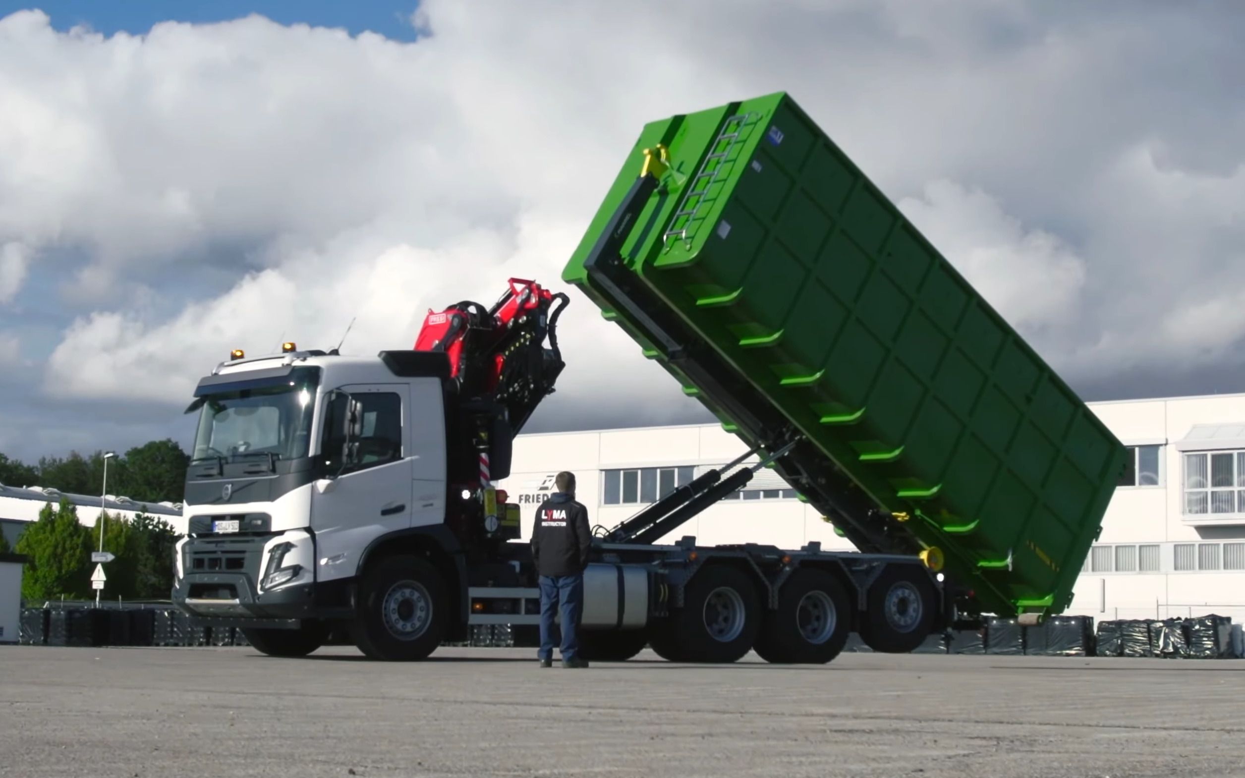 沃尔沃fmx460卡车搭配fassi f295 a 2.26随车吊4k