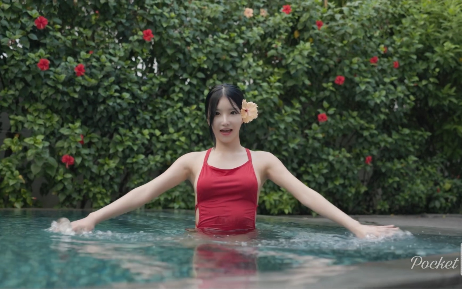 《最美穿搭系列》——妍智恩(红色比基尼)