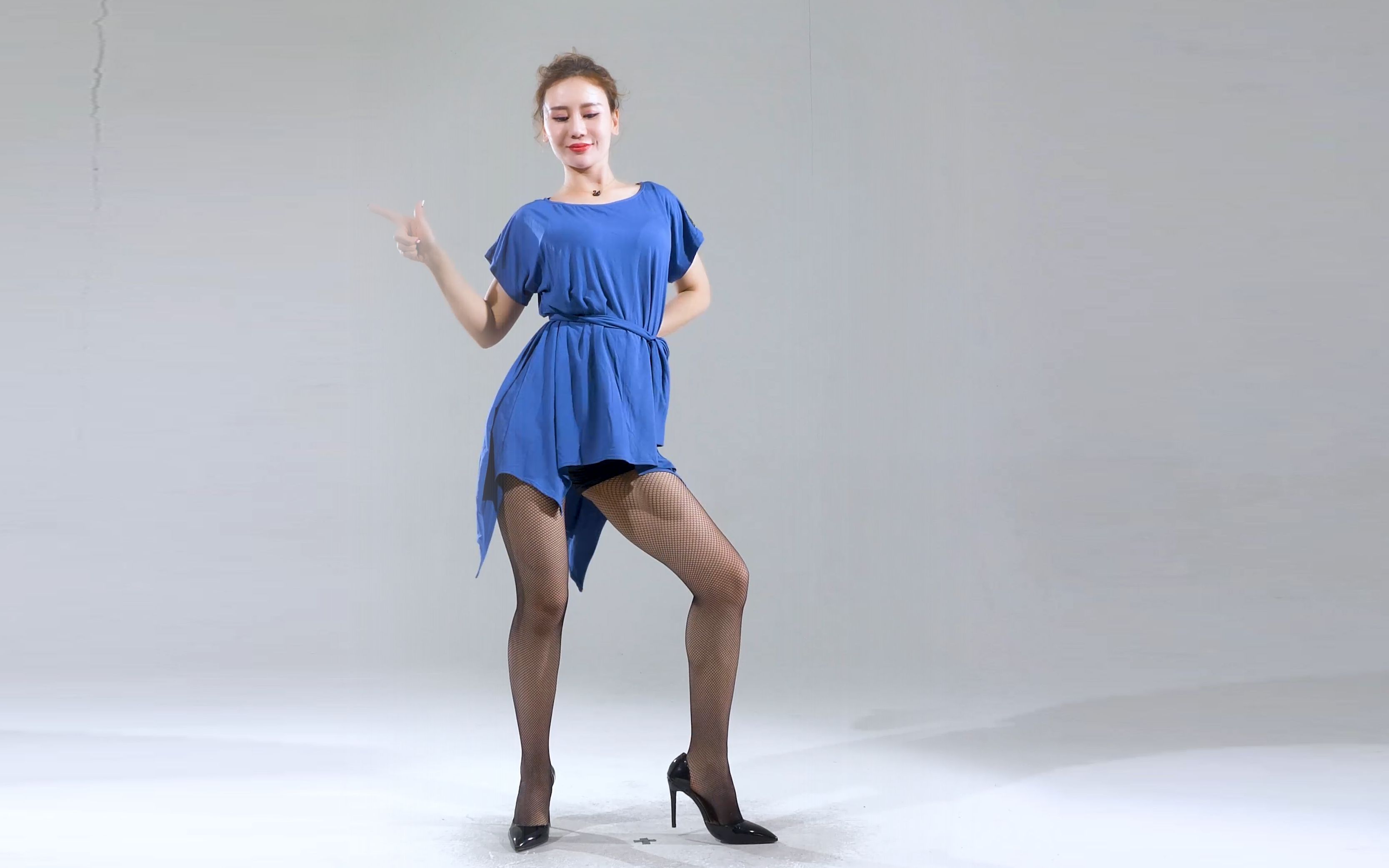 舞天团烈焰大长腿美女跳舞lieyanno3zs