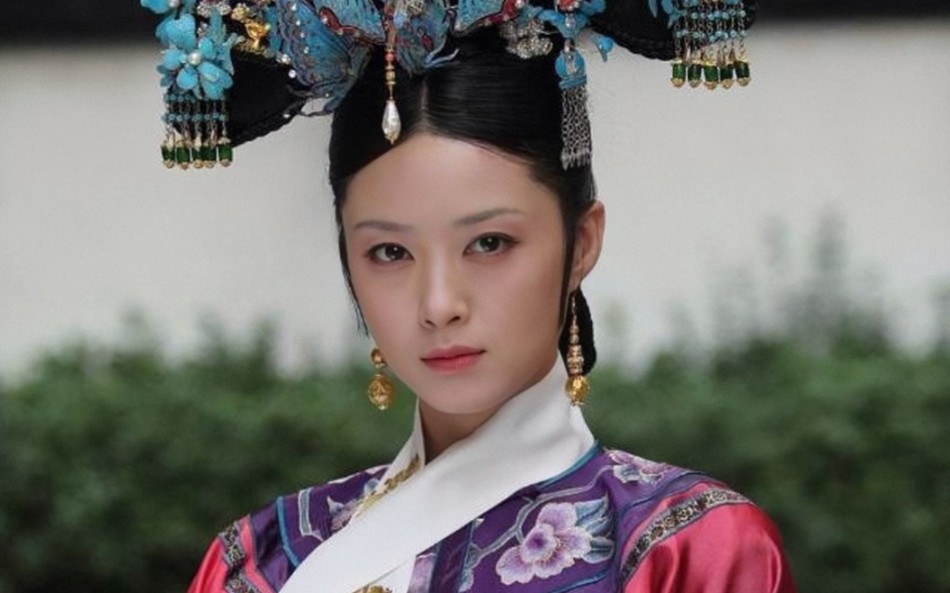 【华妃年世兰】"本宫就好好教教众位姐妹要守的规矩!