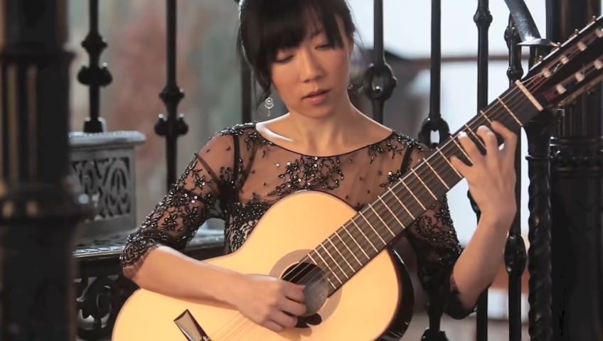 杨雪霏 古典吉他,撩拨你的心弦 j.s.bach prelude bwv846 480p(标清)