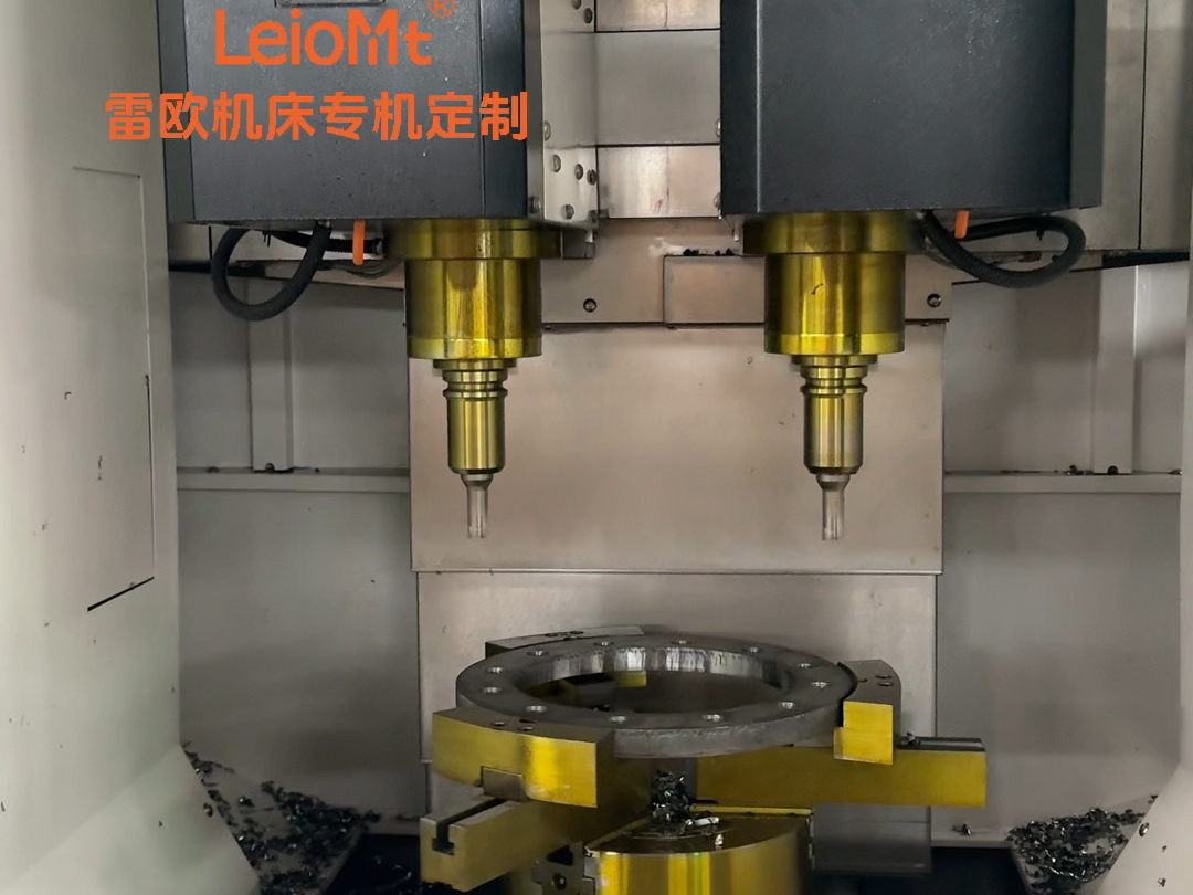 法兰盘双工位钻孔机床加工法兰面上的法兰孔,可实现一次钻取两个孔