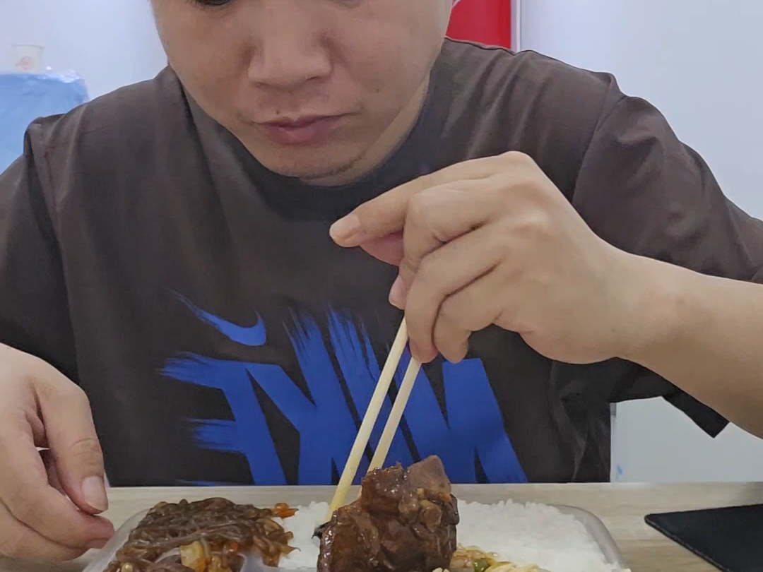 今天盒饭打8分