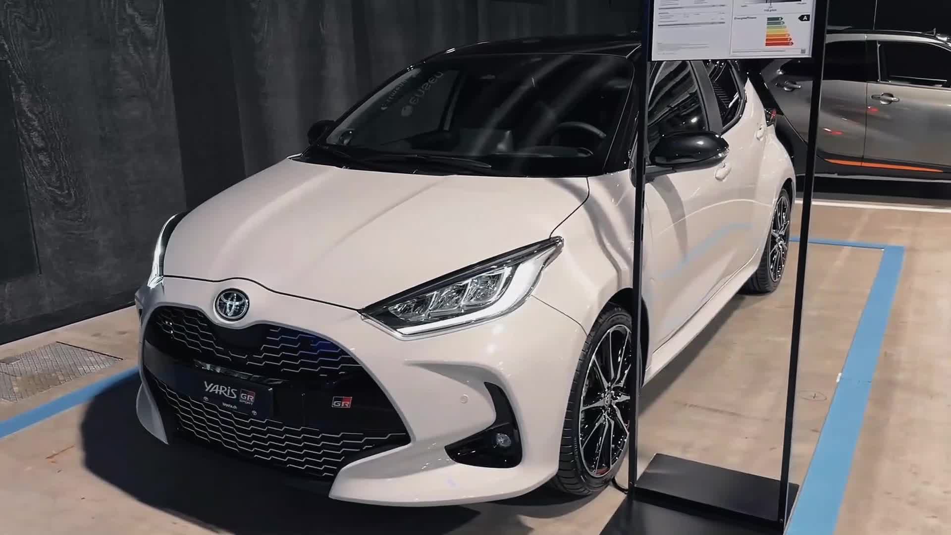 2023新款丰田雅力士 混合动力gr sport 外观内饰拍摄等你试驾评测