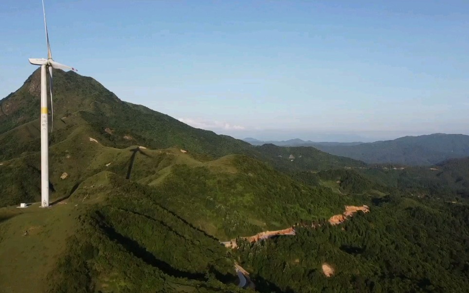 航拍广西容县黎村(两广第一关),高山草甸,风电机等场面壮观哔哩哔哩bilibili