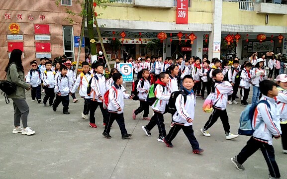 【懒人视频】来龙泉爬长城、看花海啦……东城小学游学活动来一波儿(☆☆)哔哩哔哩bilibili