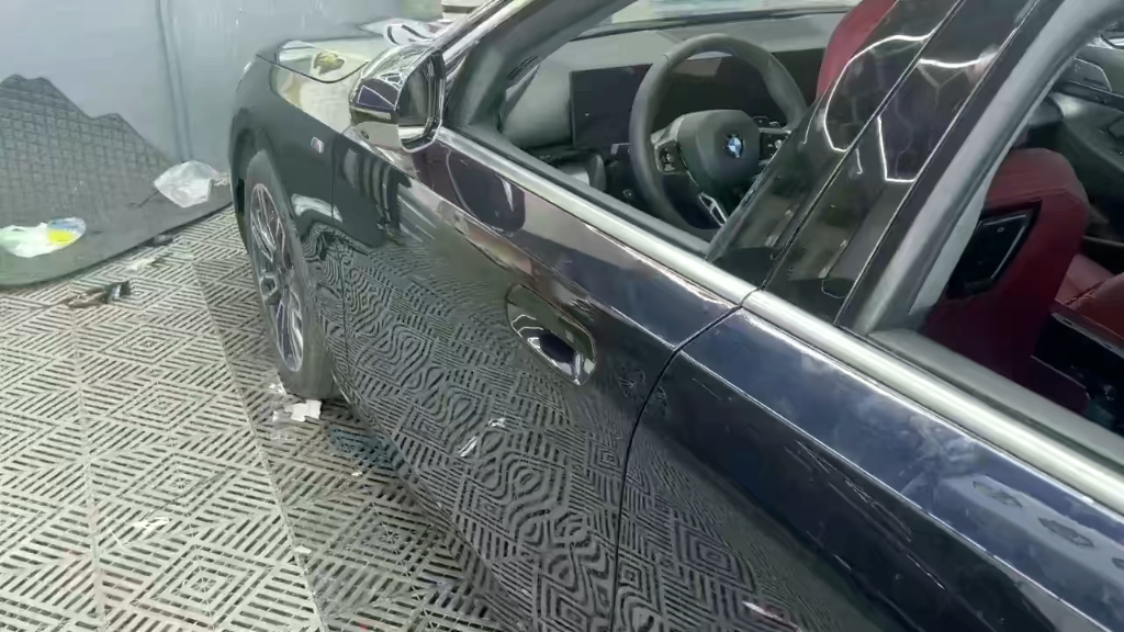 新款宝马五系升级电吸门效果展示,告别大力关门,只需升级一套电吸门