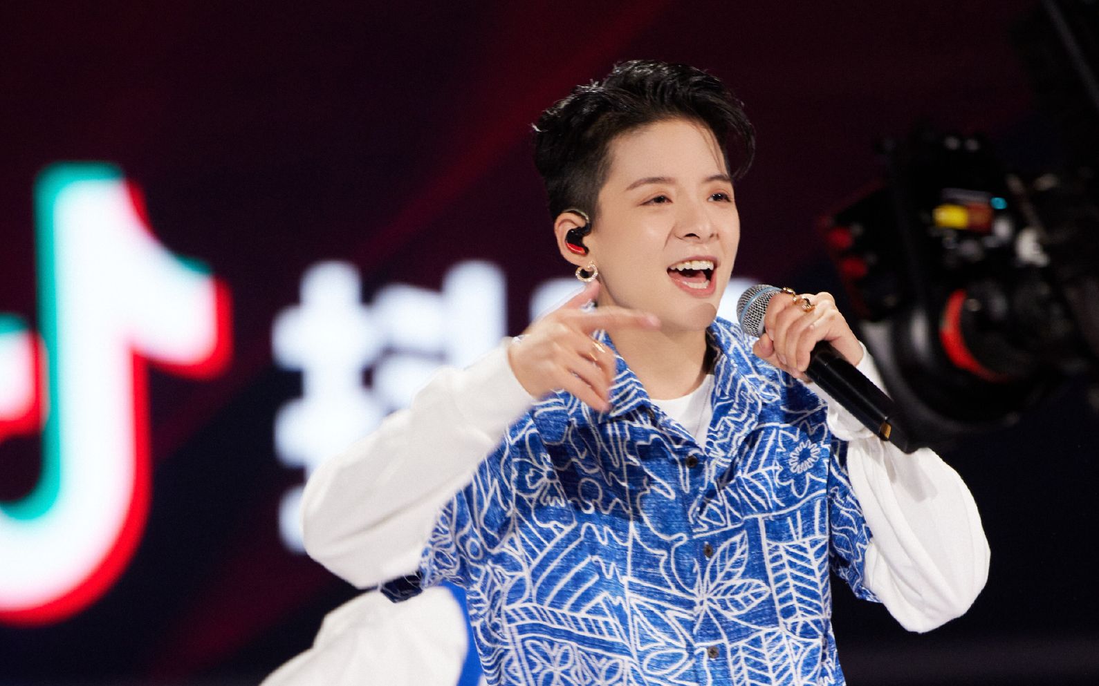 amber 刘逸云 壁纸图片