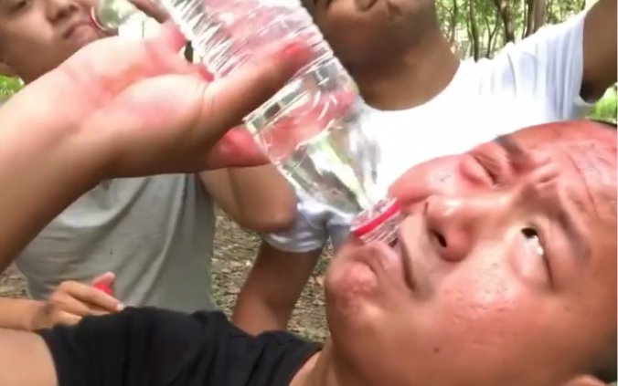 终于知道giao桑为什么要那样喝水了