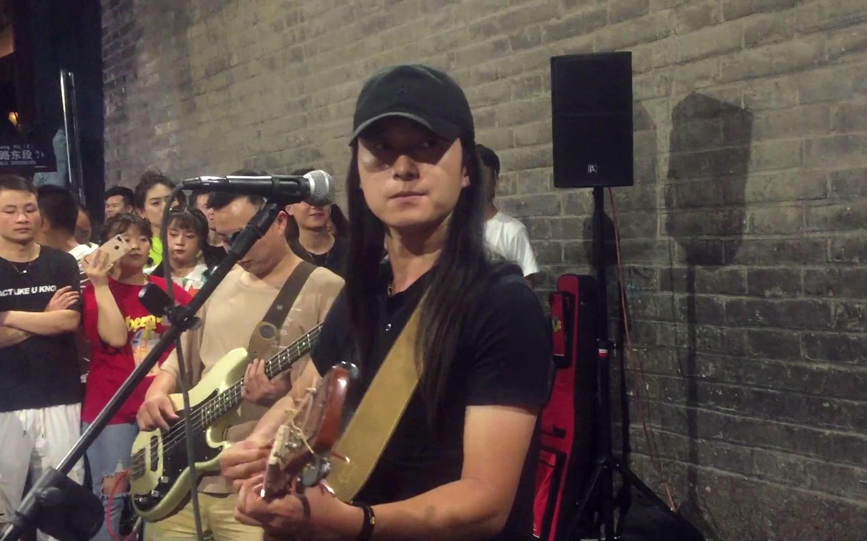 长发哥西安城墙下演绎光辉岁月无法被超越的经典太好听了