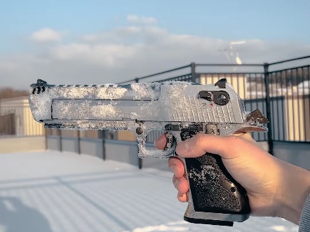 沙鹰:好悬没给我冻劈叉