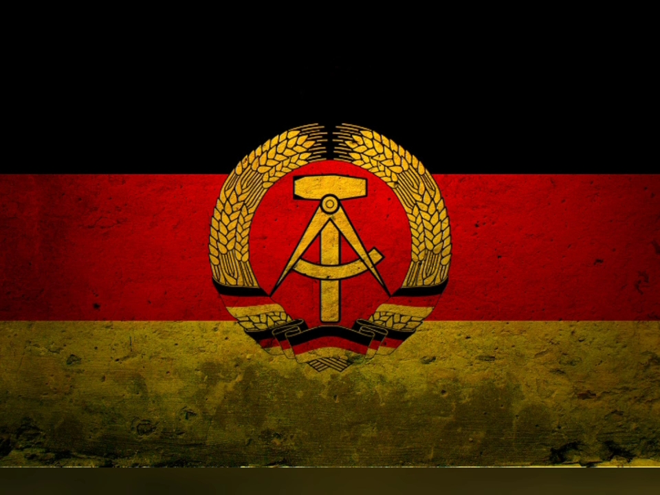 德意志民主共和国国歌《在废墟里崛起》