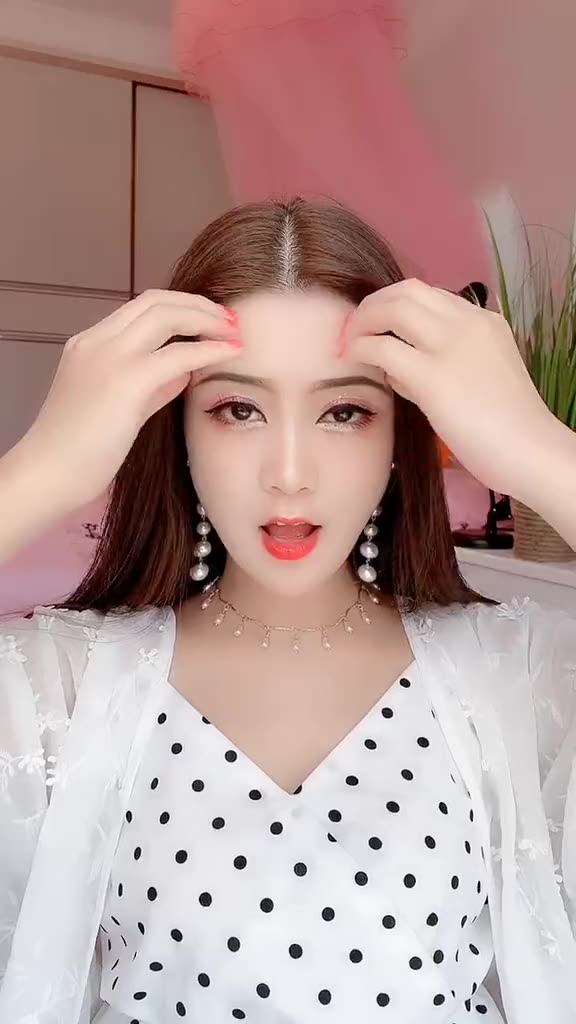 夏天刘海不在挡眼睛了,刘海披肩发,路过的姐姐都说你漂亮