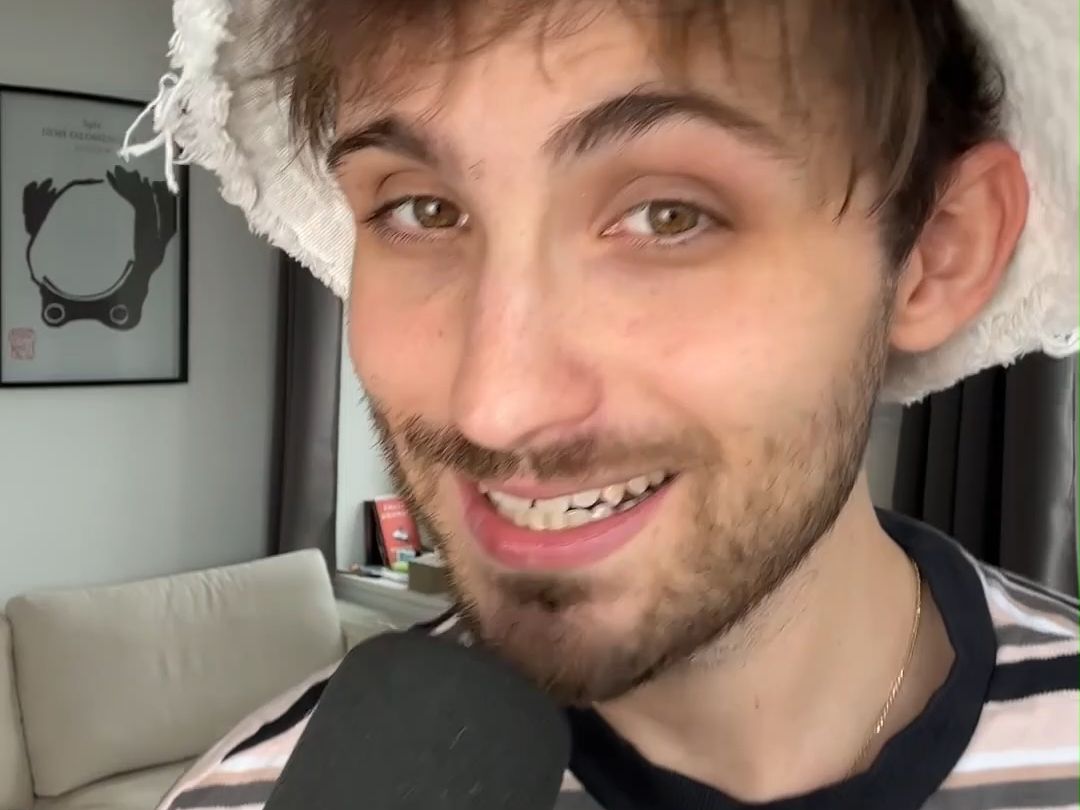 chris james - 这首《karaoke》有希望登上明年春晚的舞台吗?