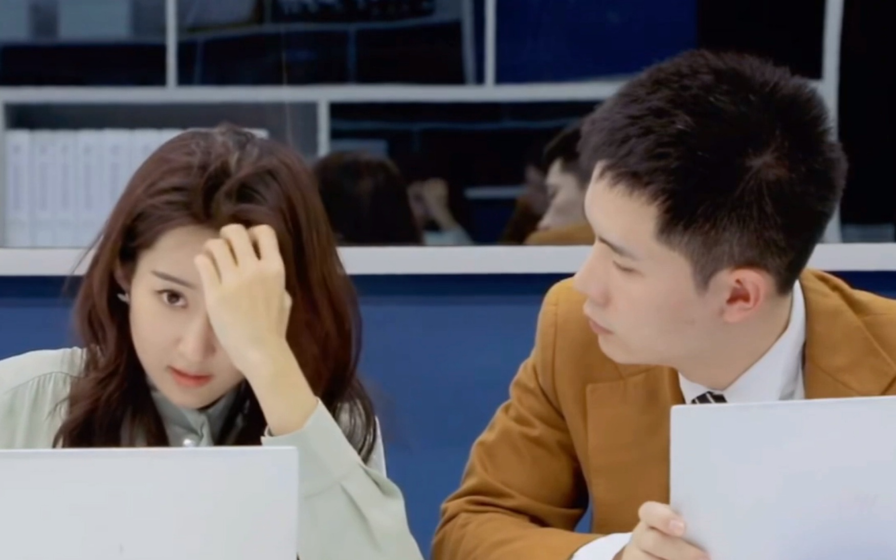 「令人心动的offer2」王骁詹秋怡神仙友谊^ 两人互夸超可爱!