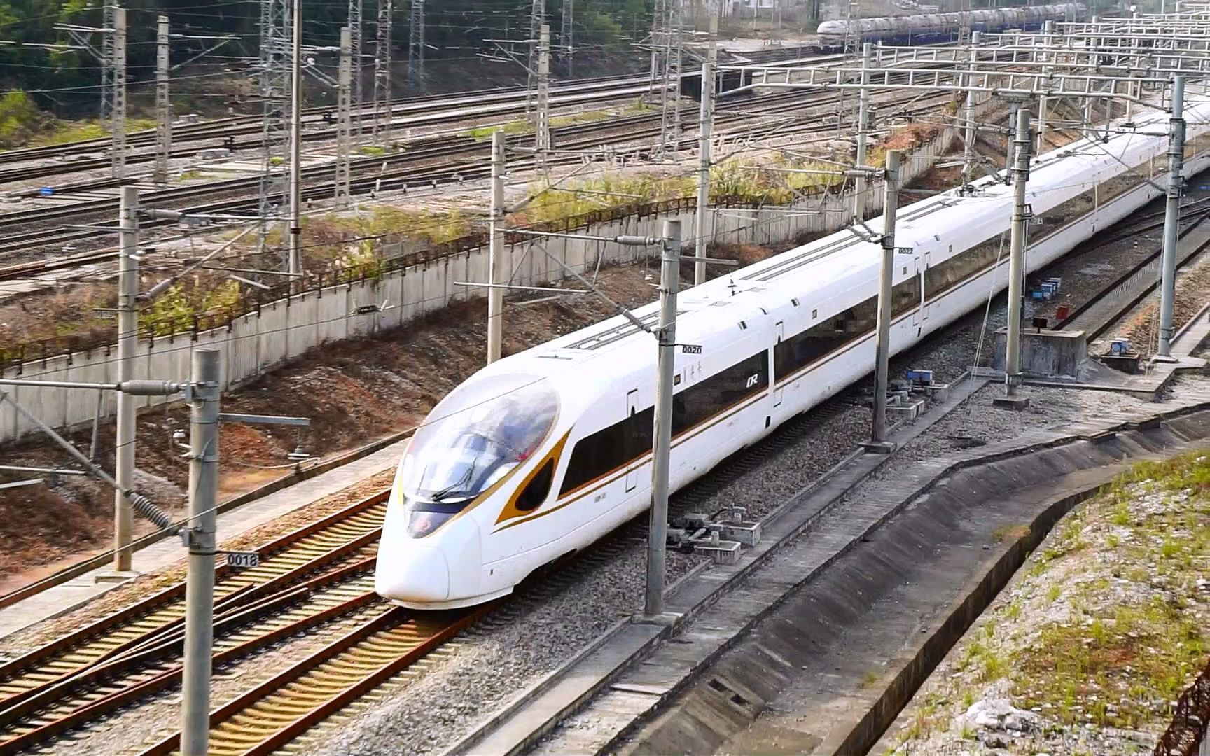 【铁路.柳南客专】g1504复兴号cr400bf通过进德站高速场