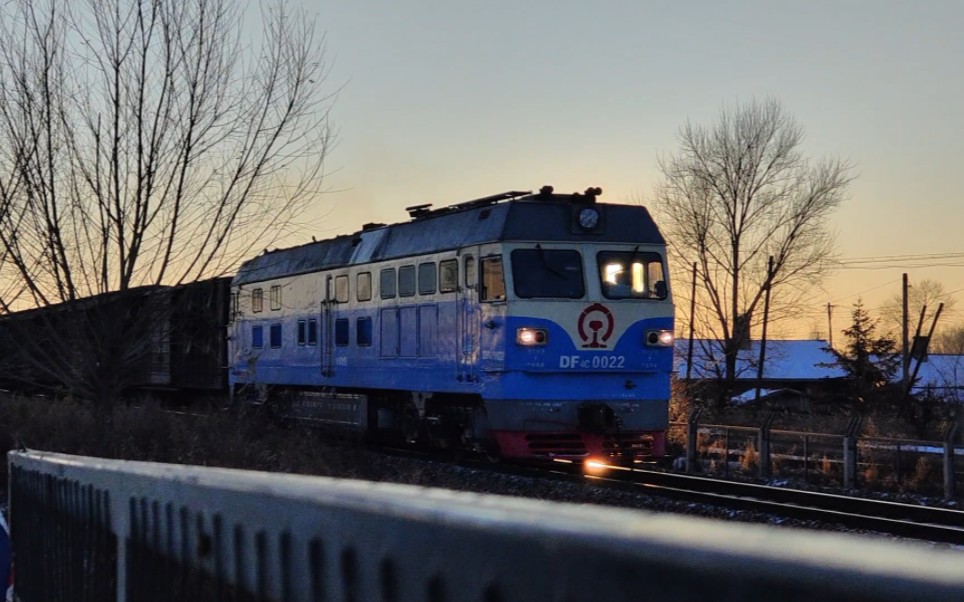 df4c-0022牵引货列通过滨北线k189处