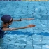 初学游泳的视频。刚学会换气。