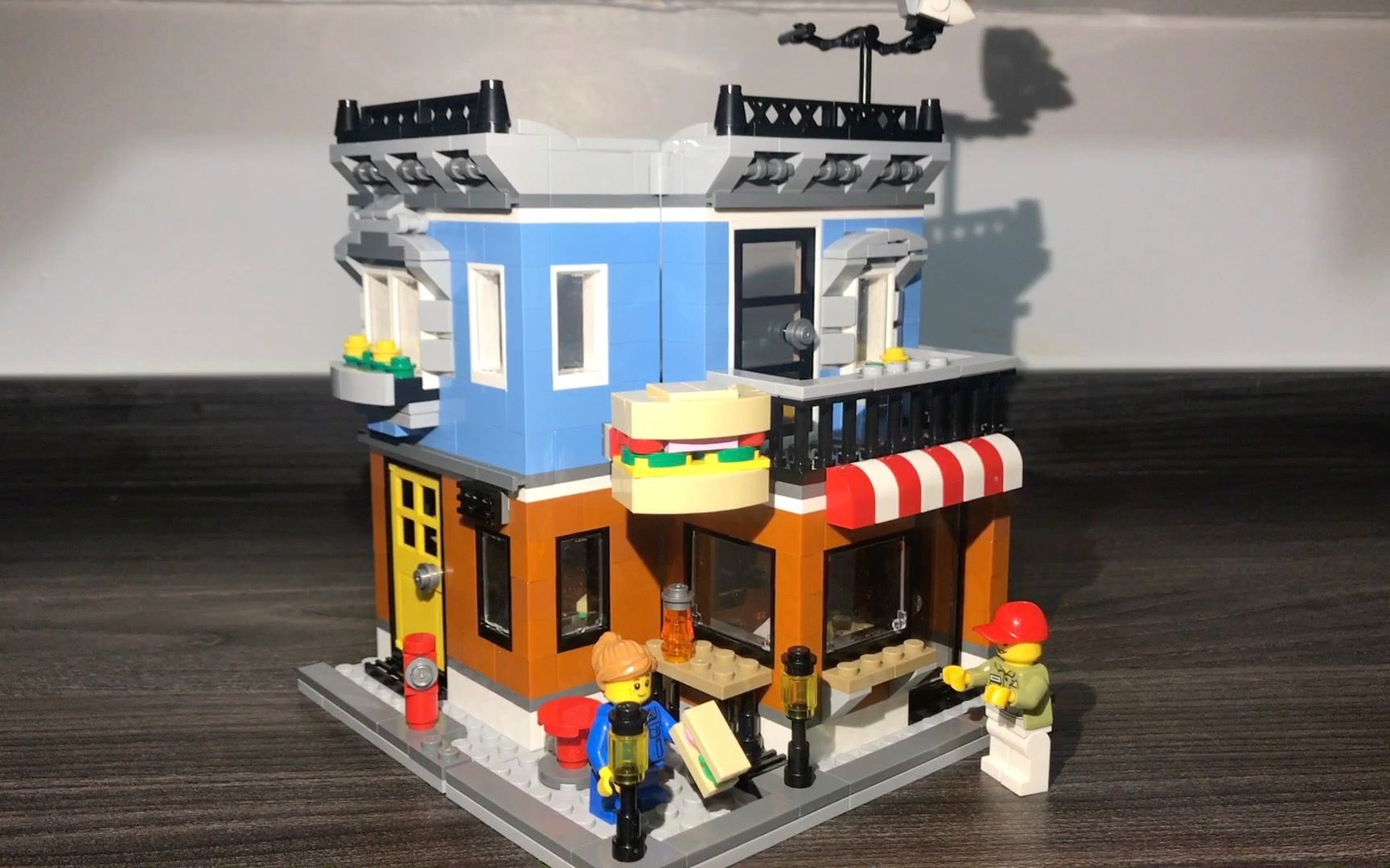 乐高午后的街角熟食店lego31050cornerdeli1