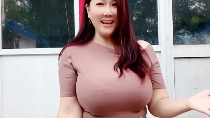 丰满阿姨广场舞