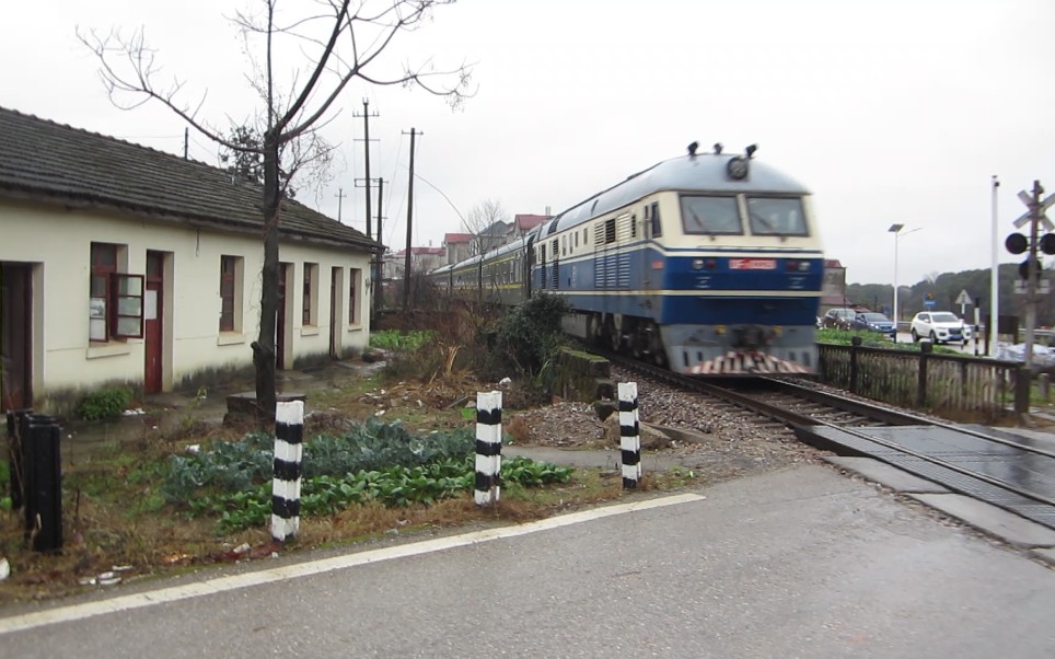 【皖赣线】【春运】df110328牵引t152通过桃林道口_哔哩哔哩_bilibili