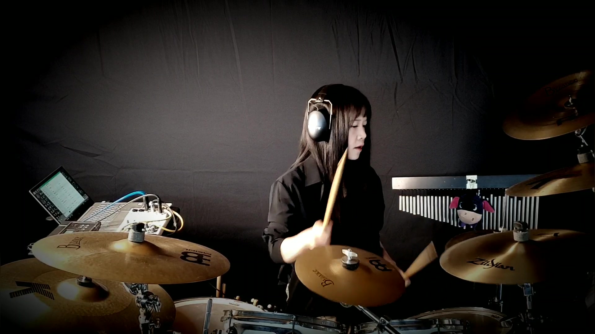 女生架子鼓演奏《突然好想你》,五月天最好听的歌曲,青春的记忆