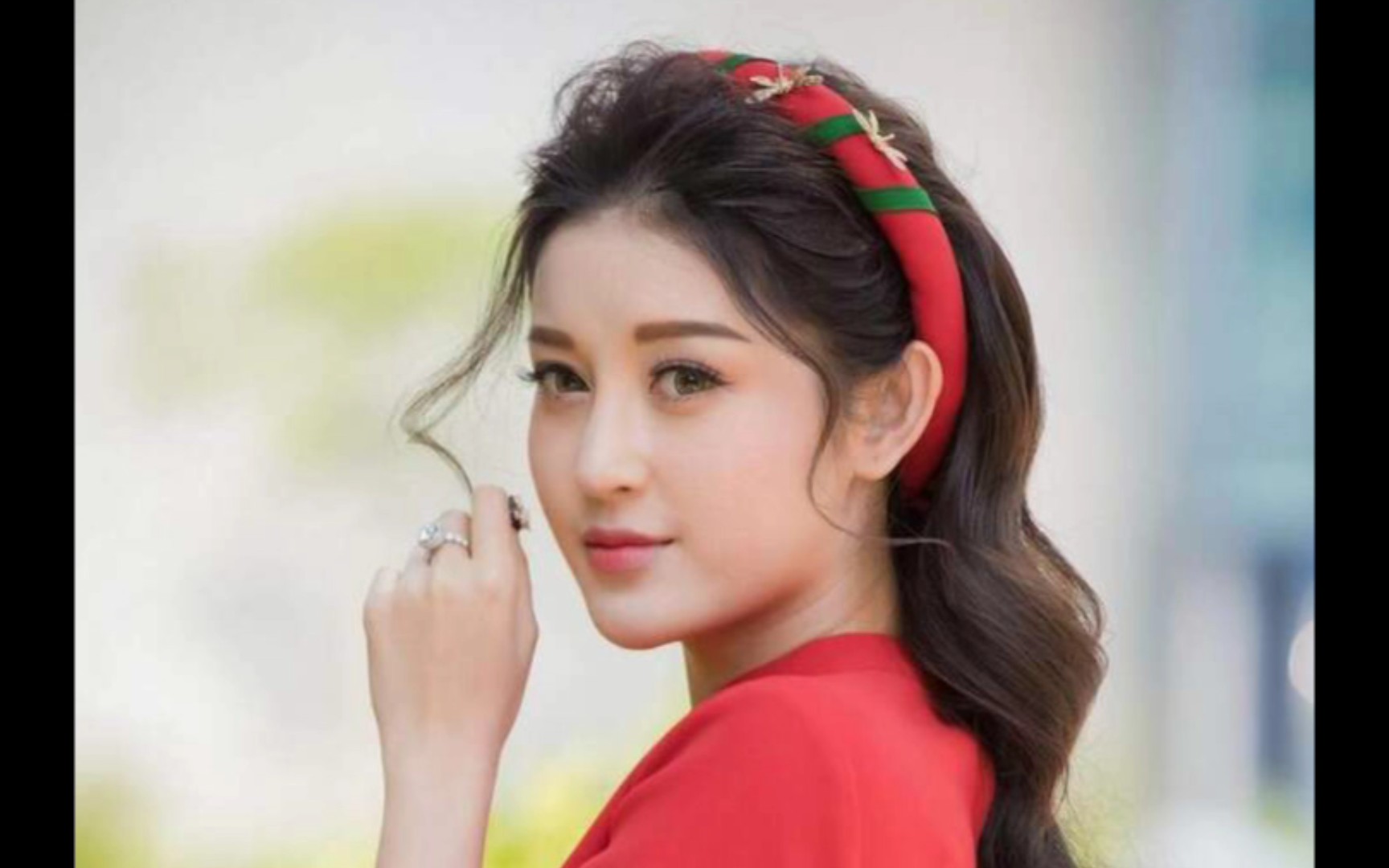 开眼看世界·越南·nguyentran huyen my·红装