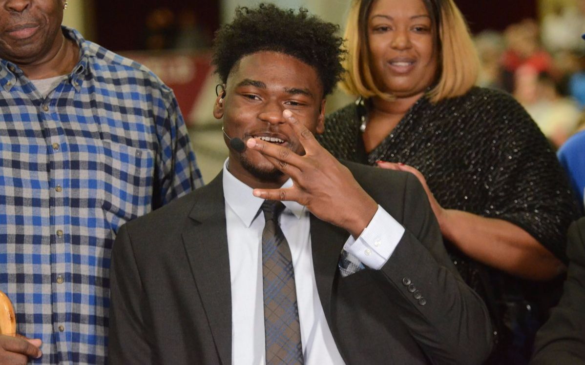 哈士奇大礼!2019届五星内线isaiah stewart承诺华盛顿大学