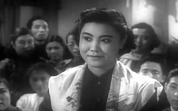 [图]郭兰英在1956年春节联欢晚会上演唱歌剧《刘胡兰》选曲：一道道水来一道道山