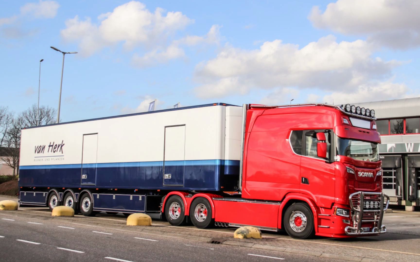 【汽车鉴赏】改装斯堪尼亚s750-longline加长驾驶室_哔哩哔哩_bili