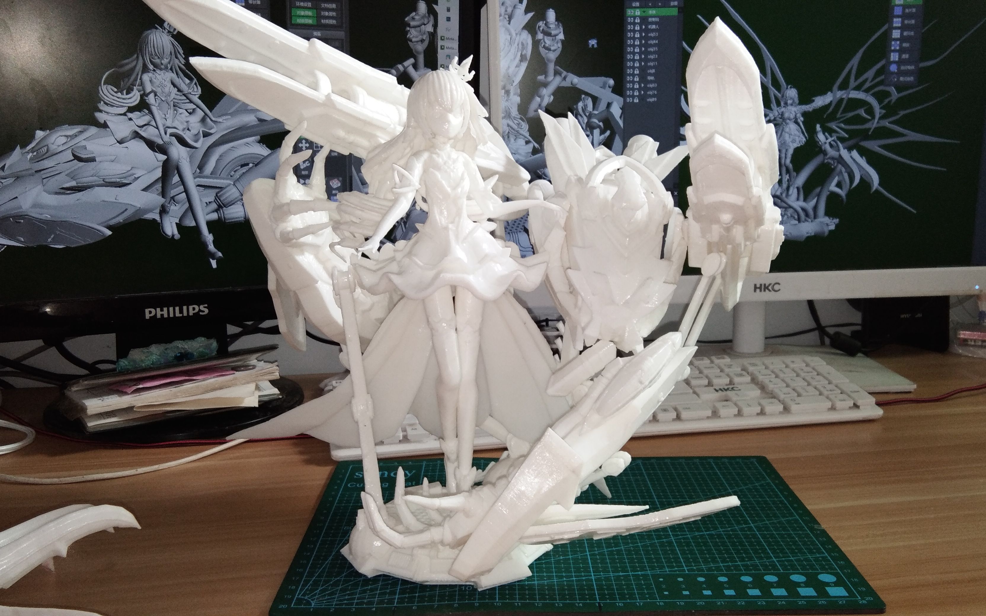 自制手办首个3d打印理之律者手办长腿布洛妮娅和我一起飙车吧