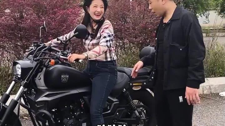 [图]论女骑是怎么练成的，拿证后第一次骑摩托