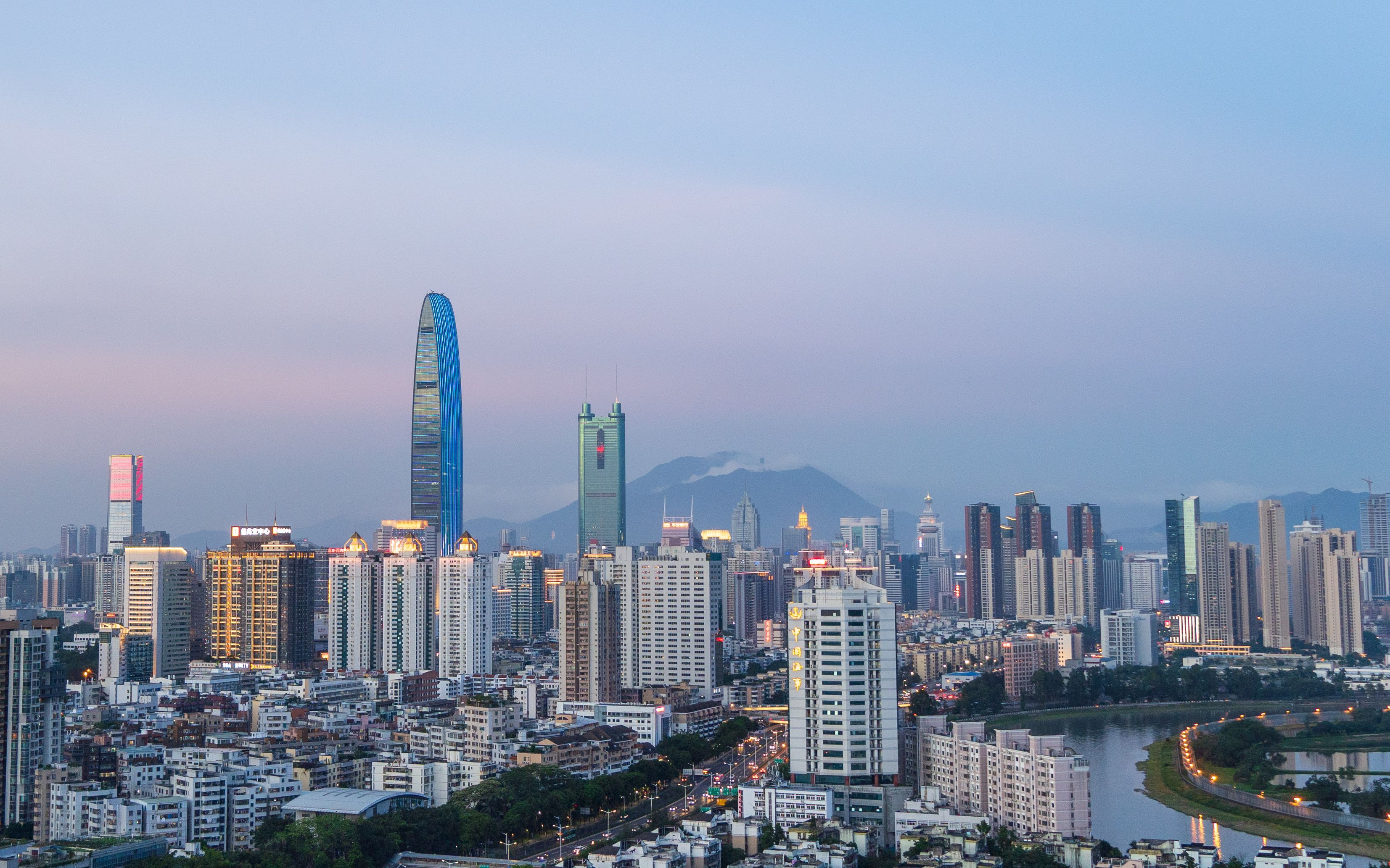 延时摄影深圳日转夜延时远望地王大厦京基100