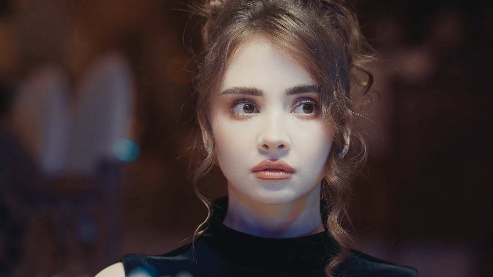 一首乌兹别克斯坦歌手gaybulla tursunov演唱的歌曲《janona》