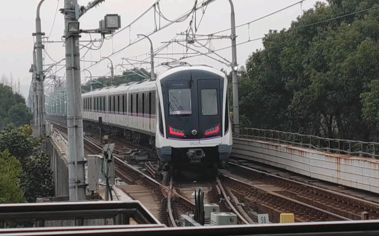 上海地铁5号线05c02型列车(紫罗兰)0523号车奉贤新城方向颛桥出站折返