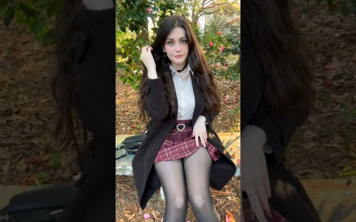 girl in black tights black pantyhose nylon legs feet foots