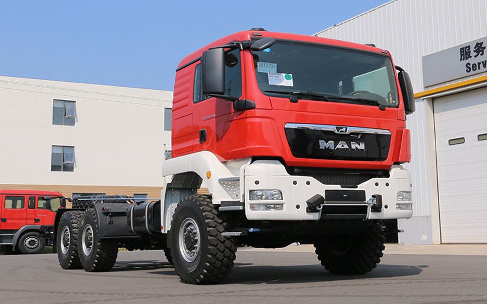 540马力6x6驱动越野能力一流这款德国man卡车配置够硬