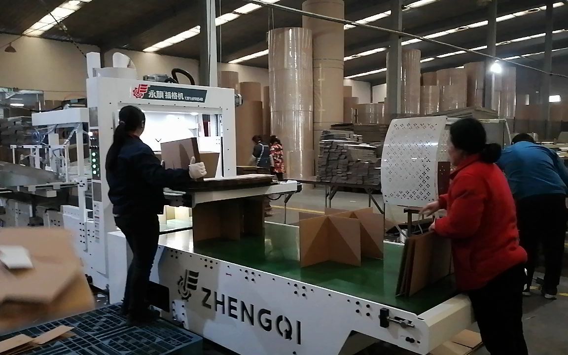 永旗自动插格机,大型插格机,昆山永旗工业自动化有限公司,山东纸箱厂