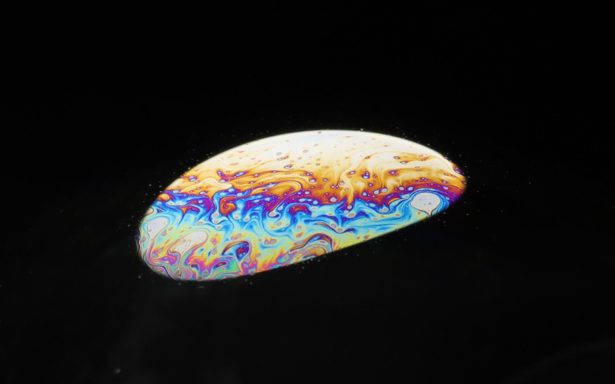 用非常不专业的设备拍iphone xs气泡壁纸是怎样的效果?