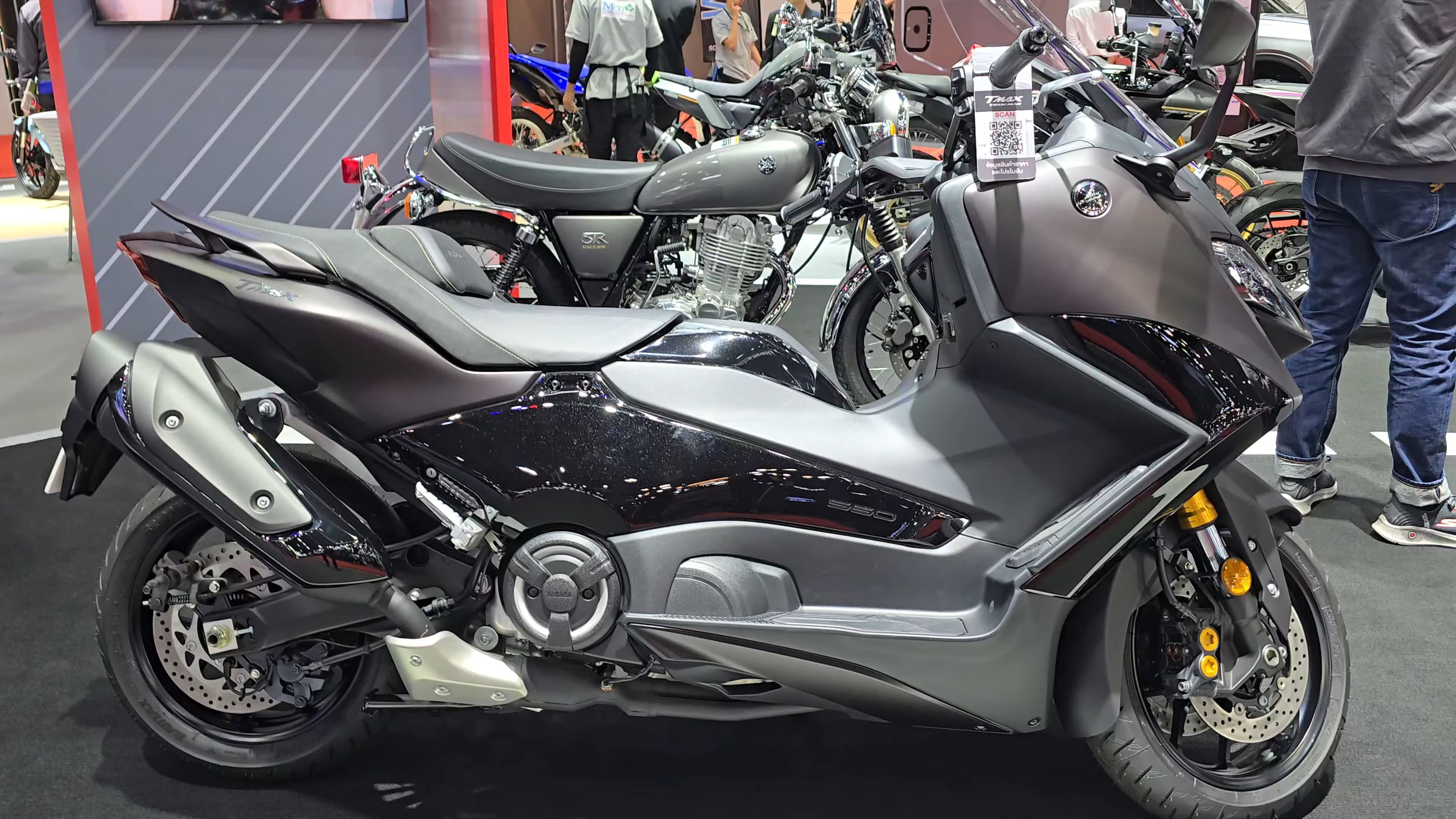 2021雅马哈tmax850图片