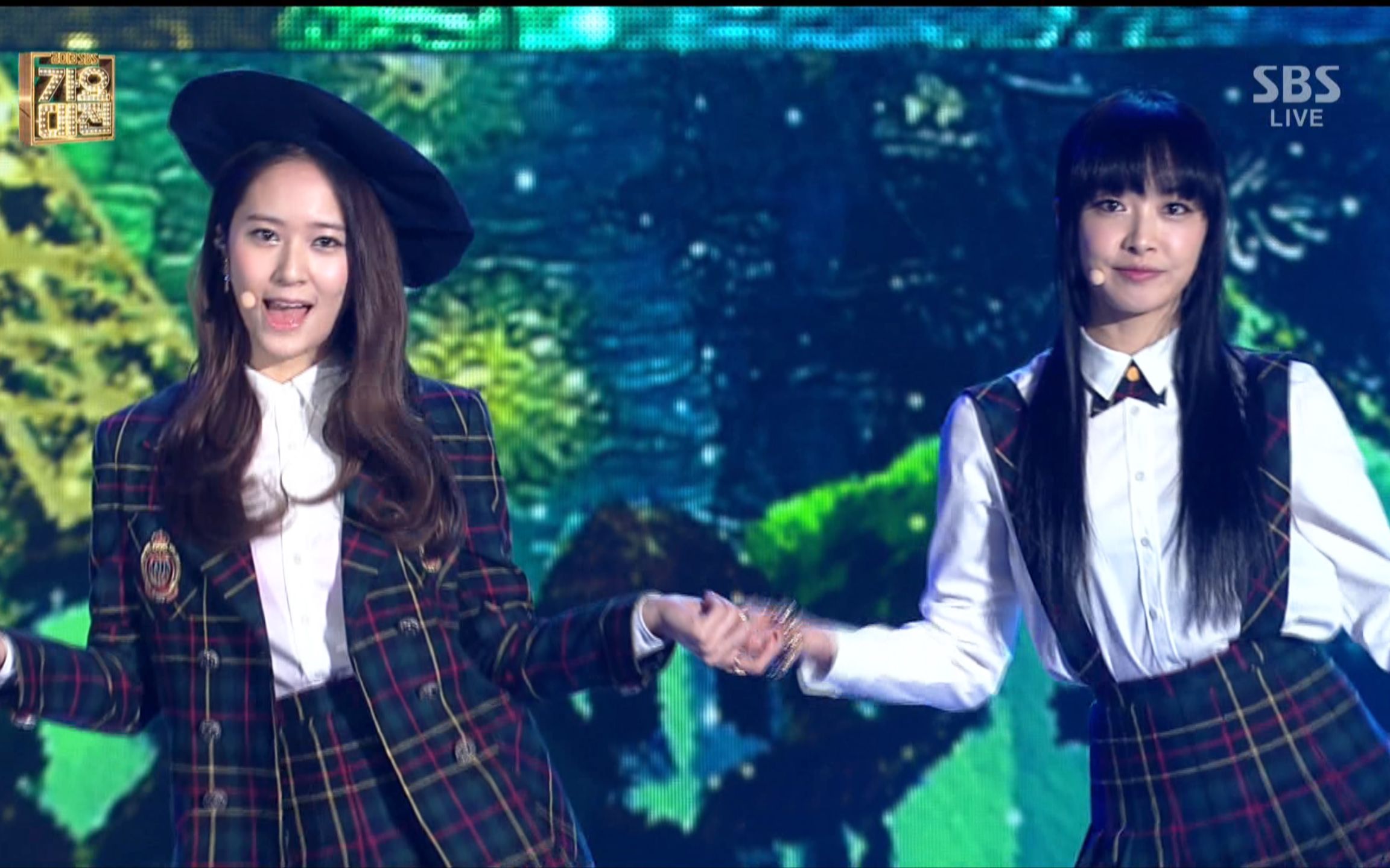 [图]f(x)-Shadow+Rum Pum Pum Pum+4 Walls_(131229 SBS歌谣大战+151206 KBS17th Korea-China