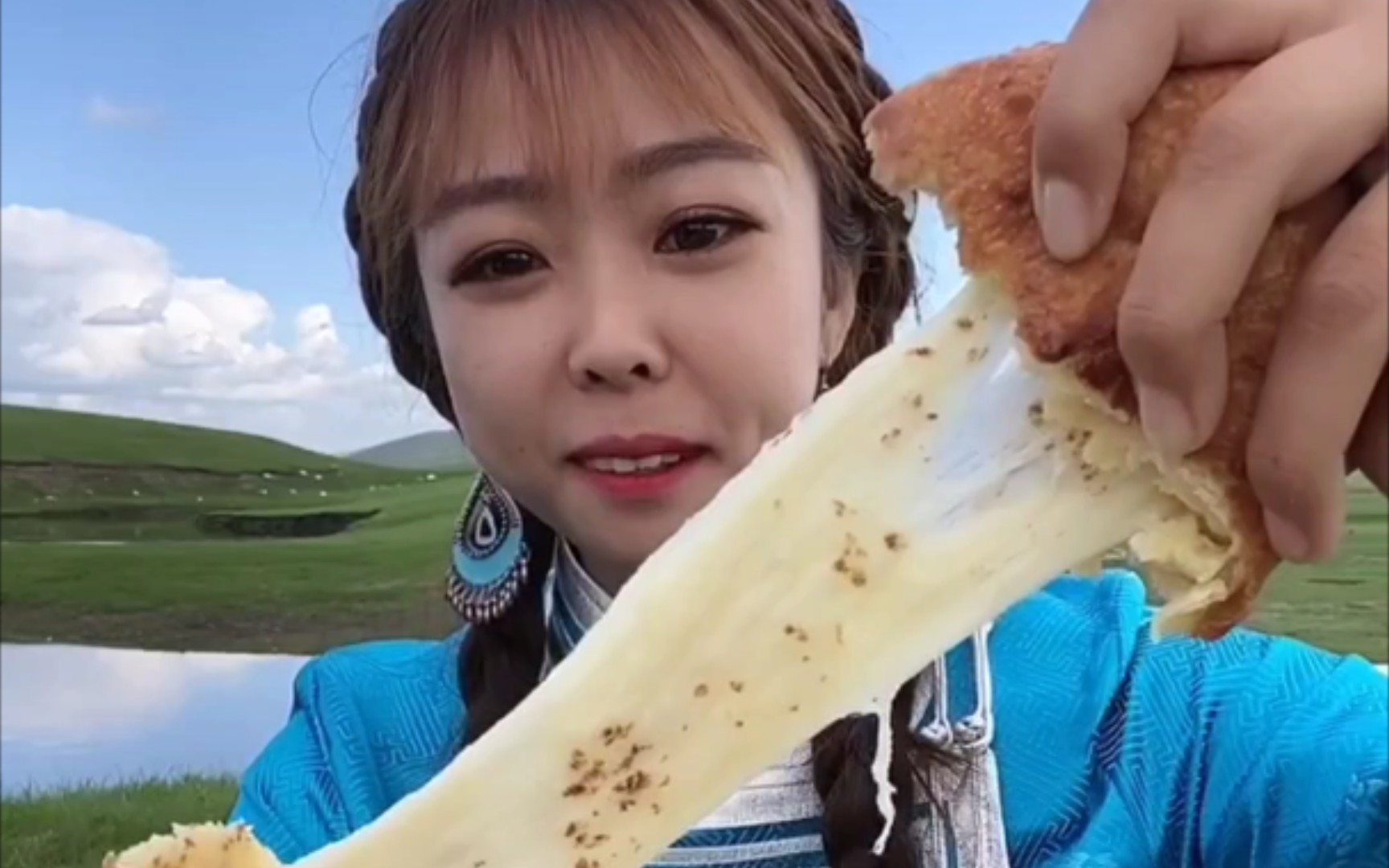 试吃内蒙爆汁奶美味,拉丝儿有嚼劲_哔哩哔哩_bilibili