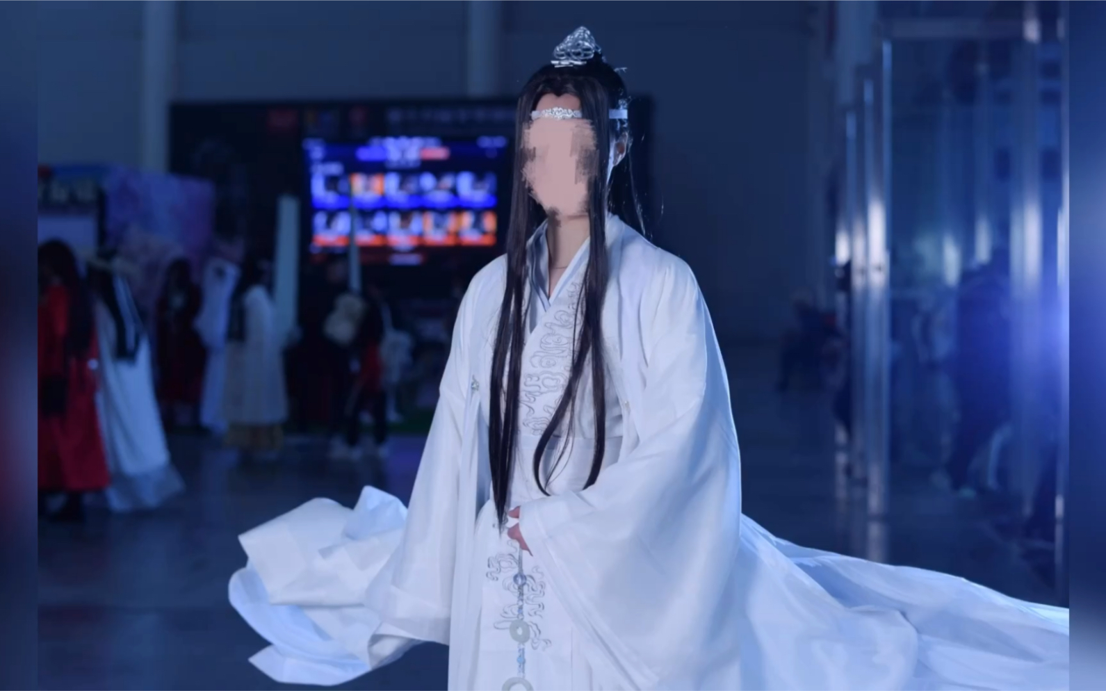 陈情令官方合作蓝忘机cos服上身效果