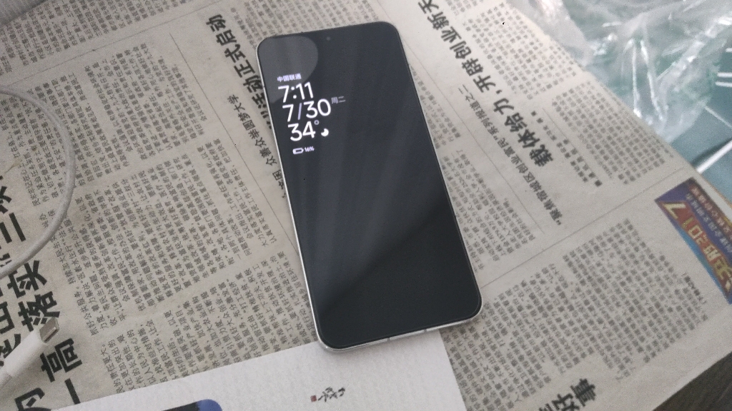 【全站首发】 华为mate13屏幕漏液