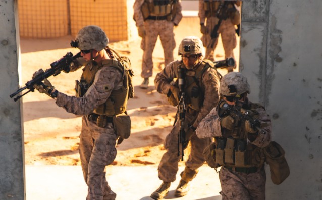 美国海军陆战队第1师5团城市突击作战演习