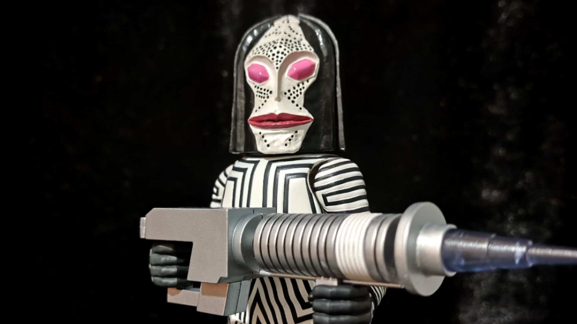 shf达达星人展示,万代精准爆破海景房